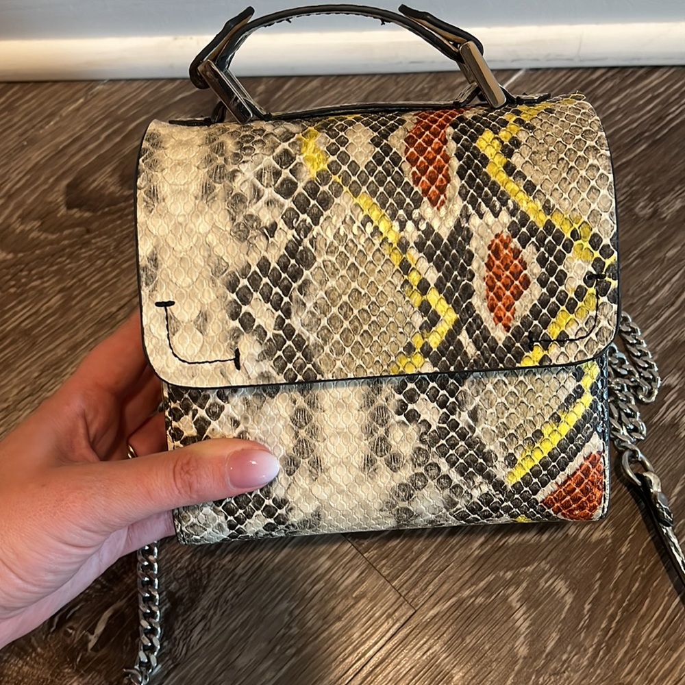 Cross body purse